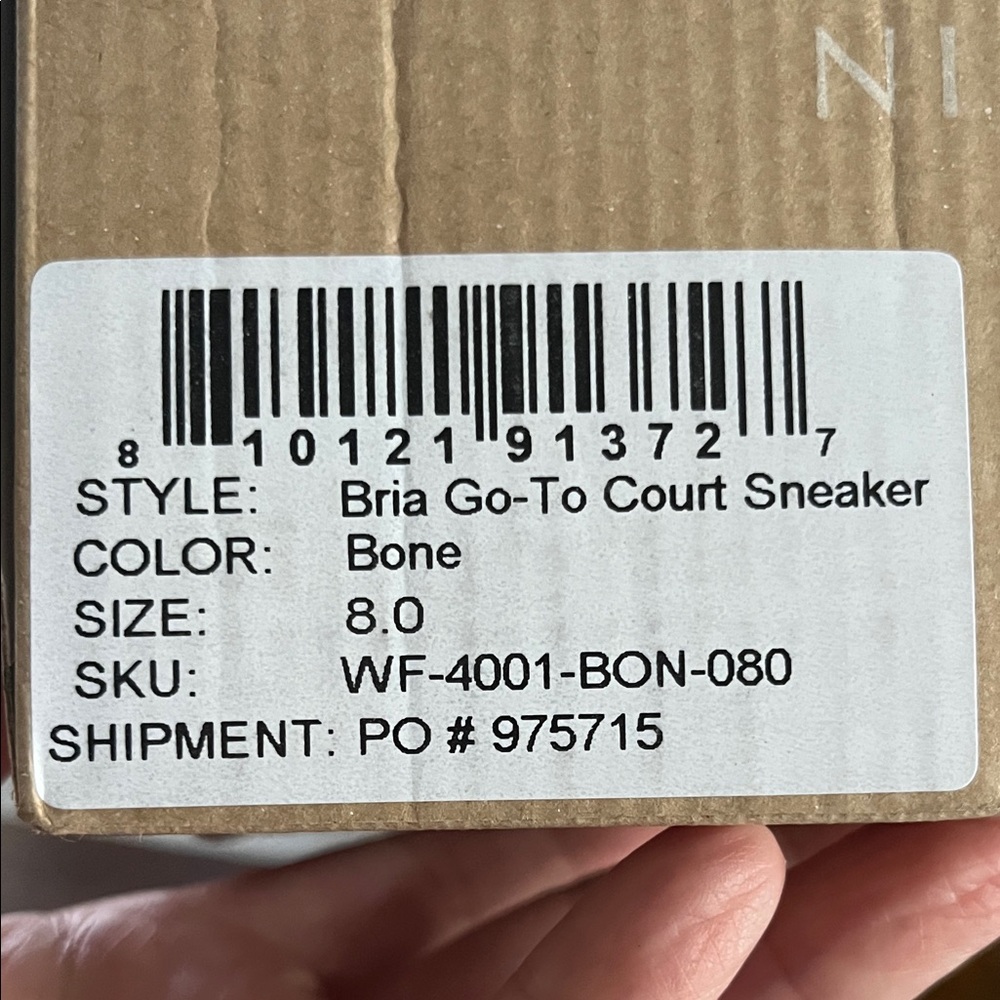 Nisolo Bria Court Sneaker in Light Beige - Picture 4 of 6